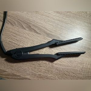 CROC LED Titanium 1” Flat Iron